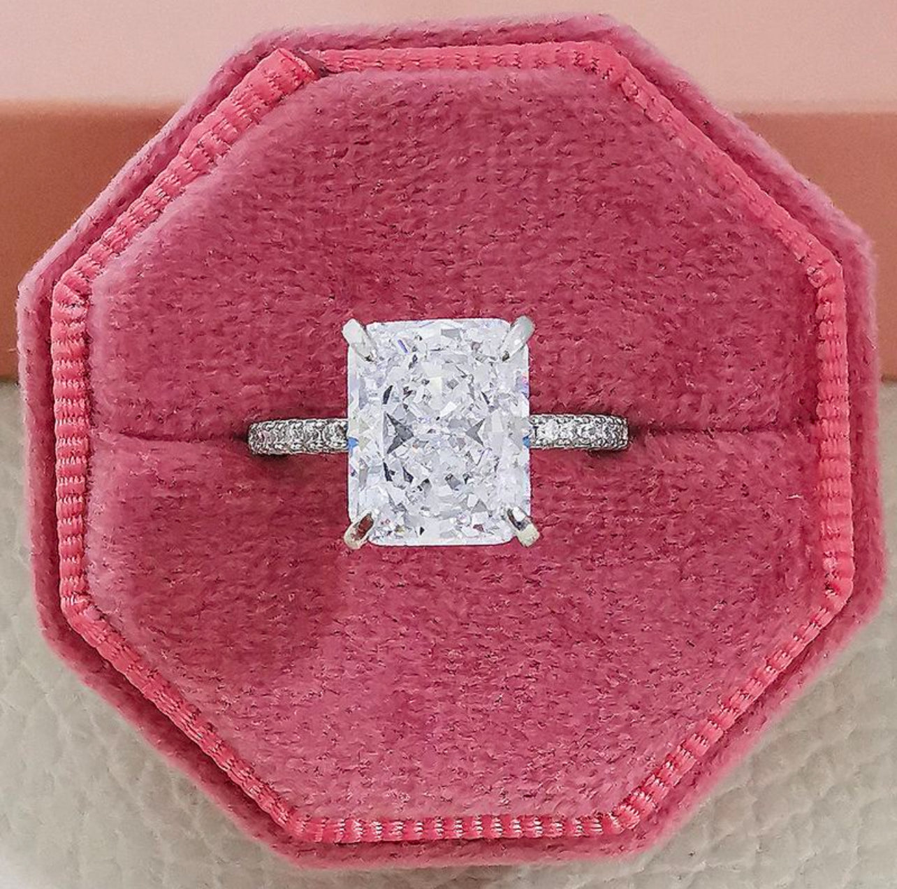 Luxuriöser Damenring mit Ice Flower Cut – Super Flash Design