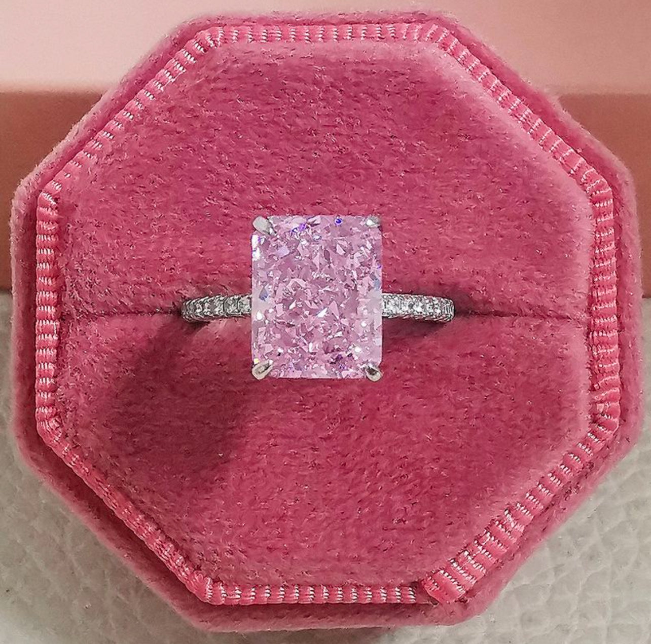 Luxuriöser Damenring mit Ice Flower Cut – Super Flash Design